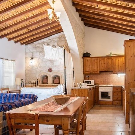 Loxandra Inn Катикас Екстериор снимка