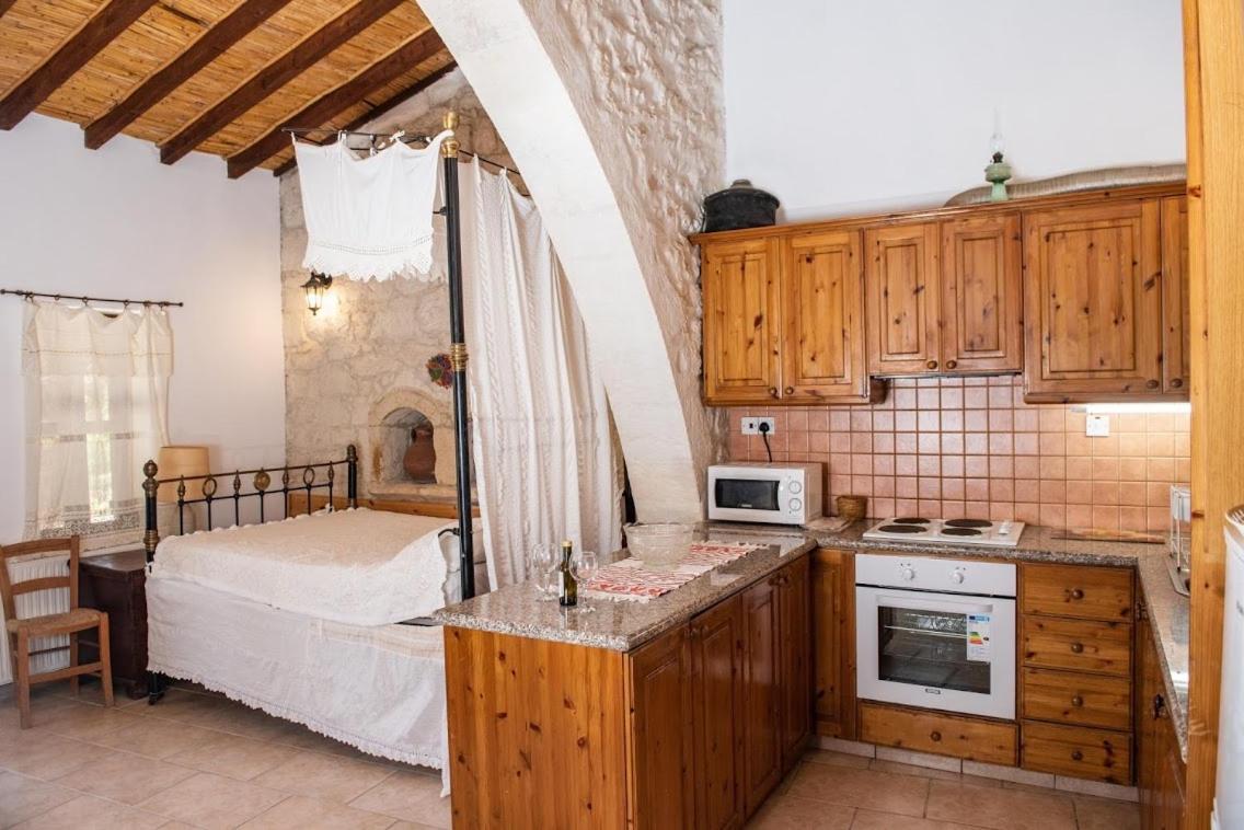 Loxandra Inn Катикас Екстериор снимка