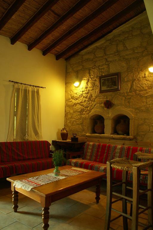 Loxandra Inn Катикас Стая снимка