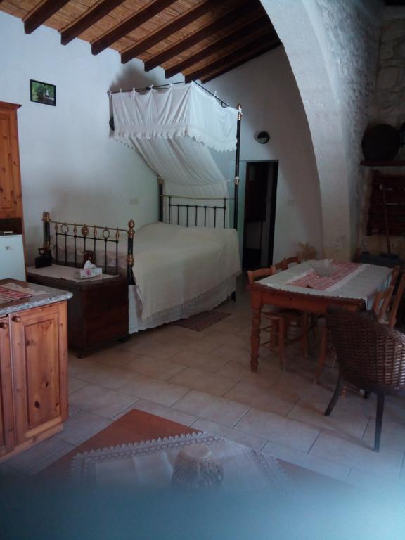 Loxandra Inn Катикас Екстериор снимка