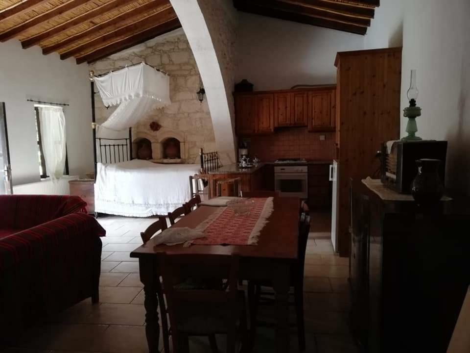 Loxandra Inn Катикас Екстериор снимка