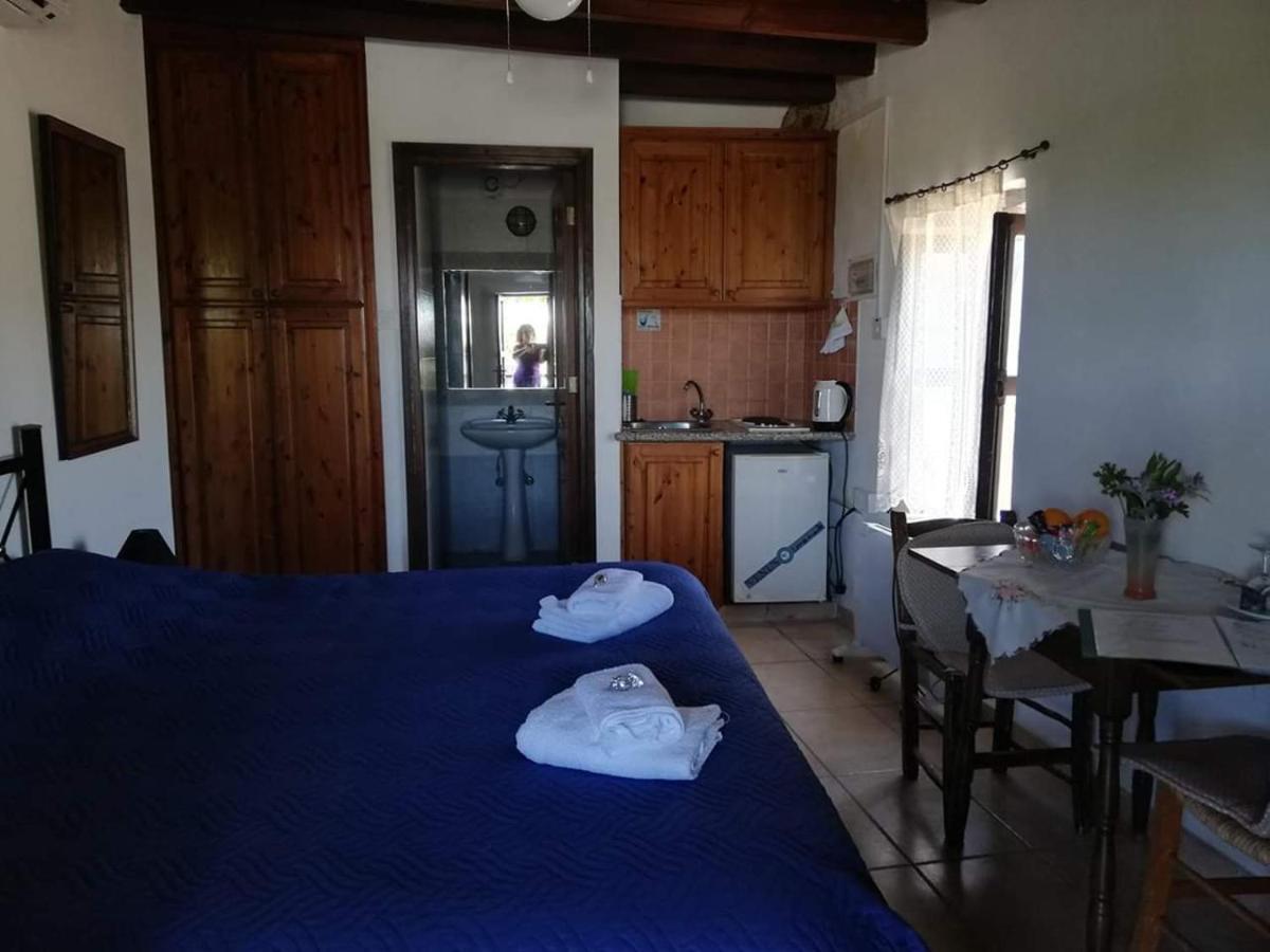 Loxandra Inn Катикас Екстериор снимка